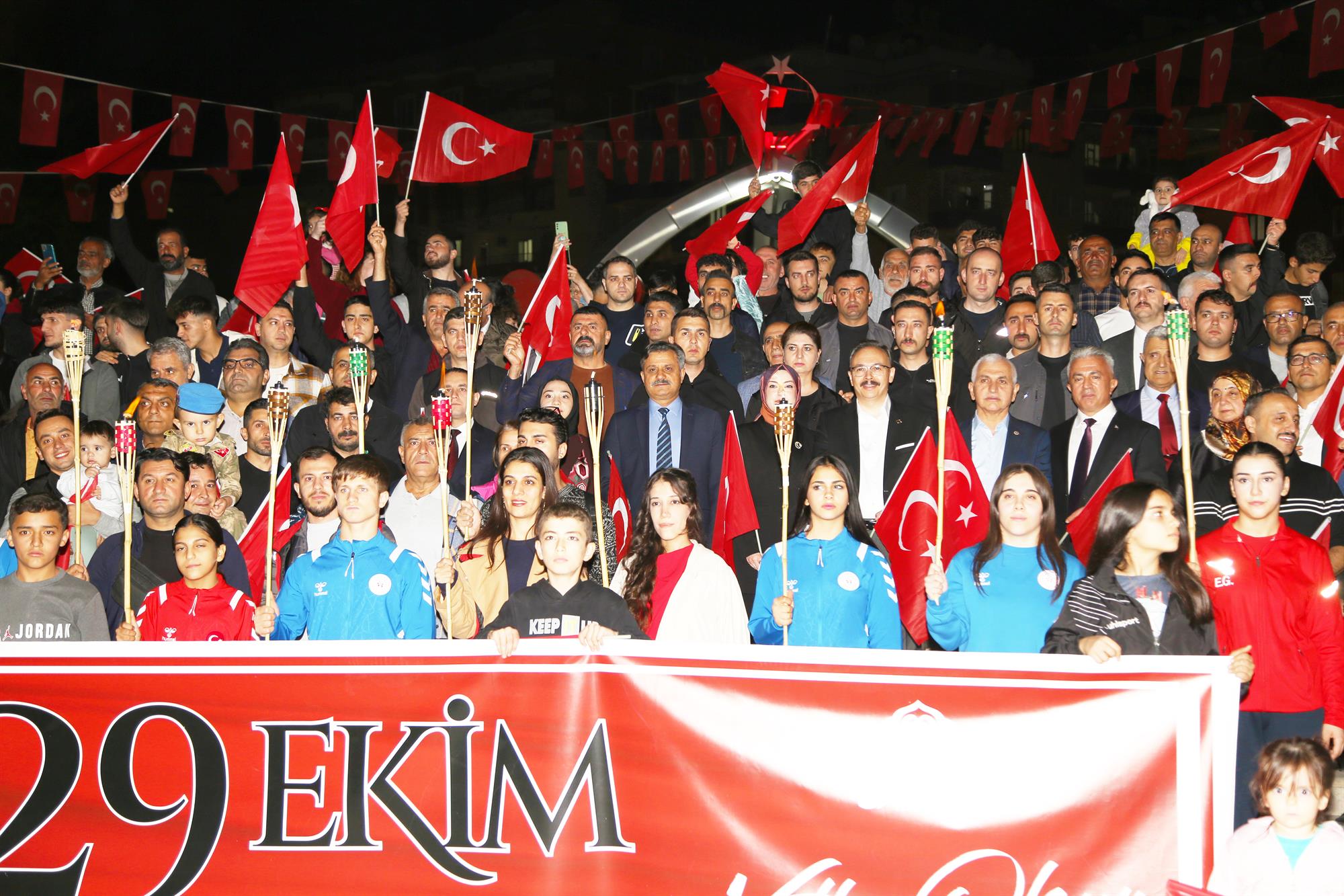 Rektörümüz Prof. Dr. Nihat Şındak, Fener Alayı Yürüyüşüne Katıldı