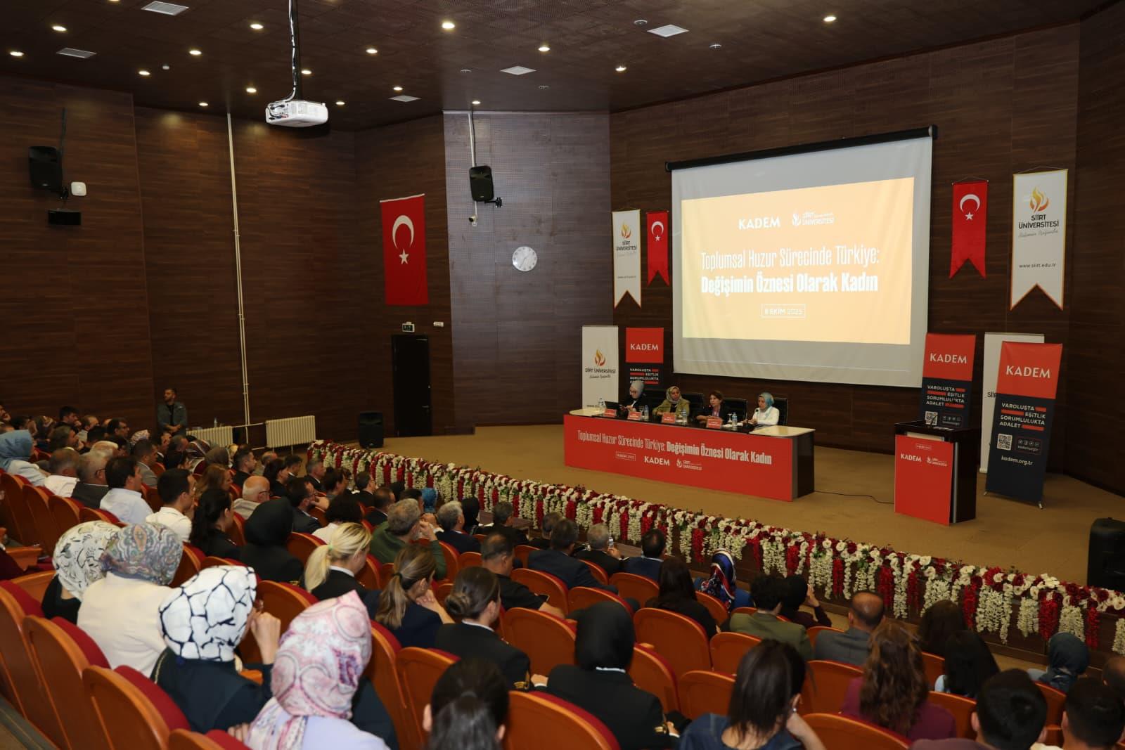 Üniversitemizde “Toplumsal Huzur Sürecinde Türkiye: Değişimin Öznesi Olarak Kadın” Paneli Gerçekleştirildi